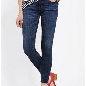 LIKE NEW BDG MID RISE TWIG BLUE WASH